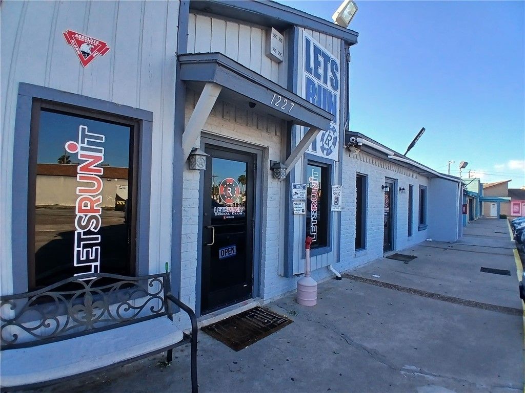 1227-1231 Nile Dr, Corpus Christi, TX 78412 — photo 4