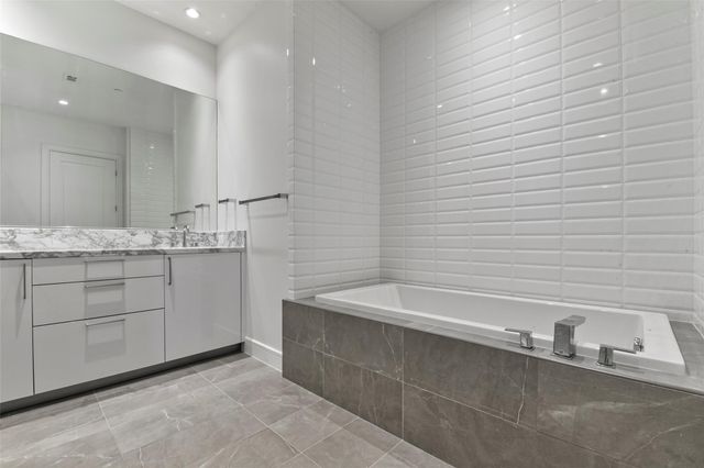 4521 San Felipe Street 2204, Houston, TX 77027