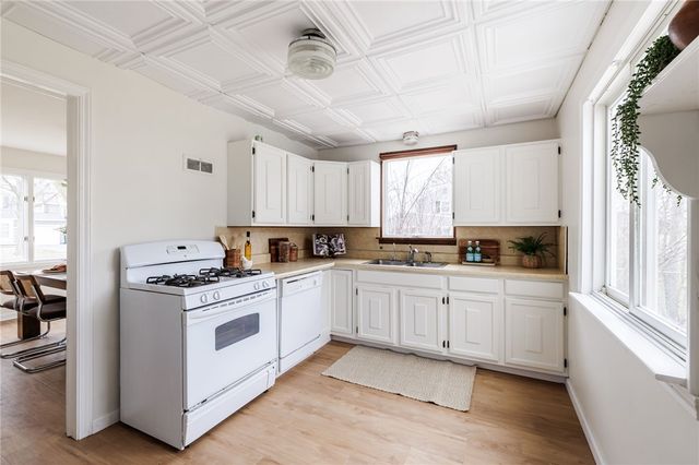 190 Lattimore Road, Rochester, NY 14620