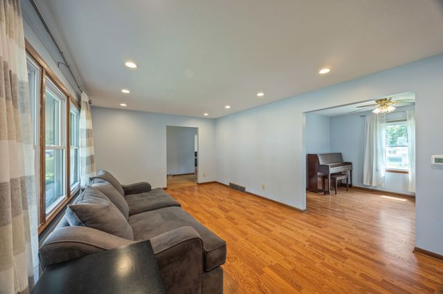 8500 Prairie Avenue, Urbandale, IA 50322