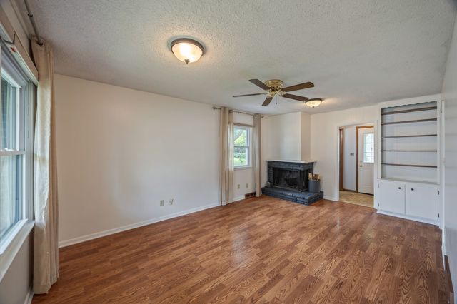 8500 Prairie Avenue, Urbandale, IA 50322