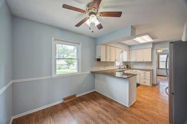 8500 Prairie Avenue, Urbandale, IA 50322