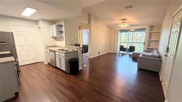 8849 LATREC AVENUE 4202, Orlando, FL 32819