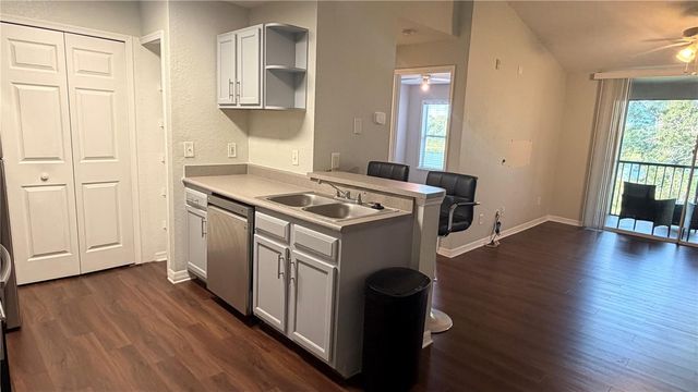 8849 LATREC AVENUE 4202, Orlando, FL 32819