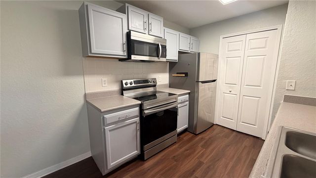 8849 LATREC AVENUE 4202, Orlando, FL 32819