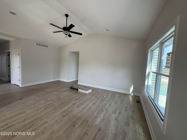 1304 Limerick Lane, Waterville, OH 43566