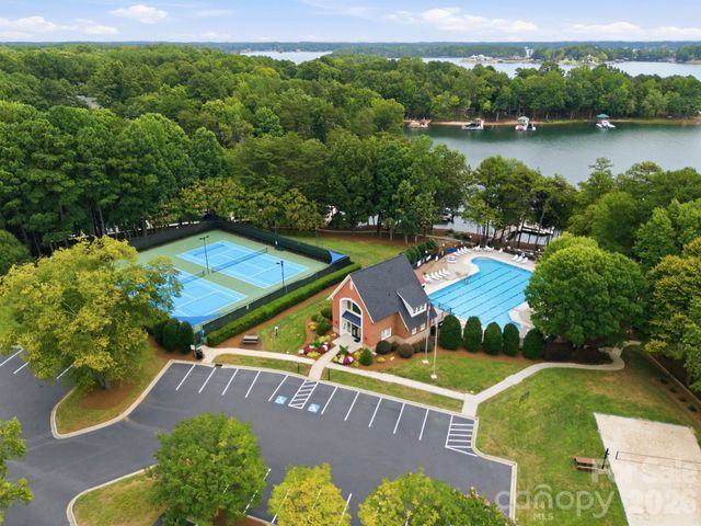8027 Silver Jade Lane, Denver, NC 28037