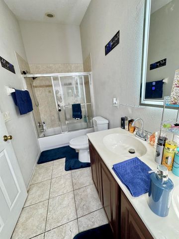 8054 Bellagio Lane, Boynton Beach, FL 33472
