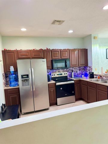 8054 Bellagio Lane, Boynton Beach, FL 33472
