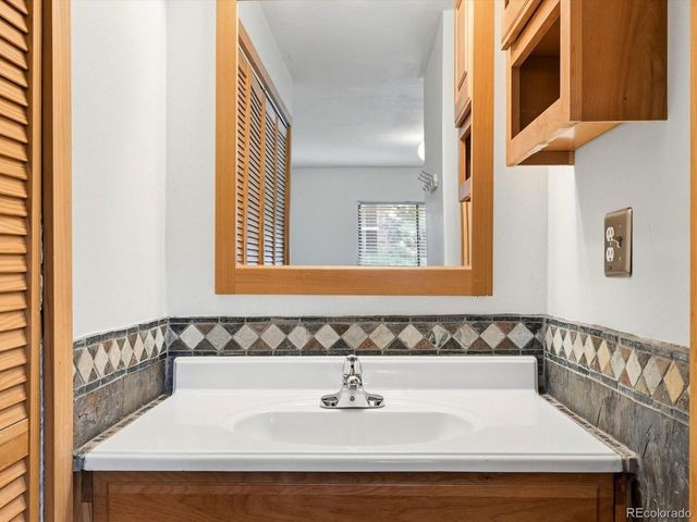 695 Manhattan Dr 109, Boulder, CO 80303