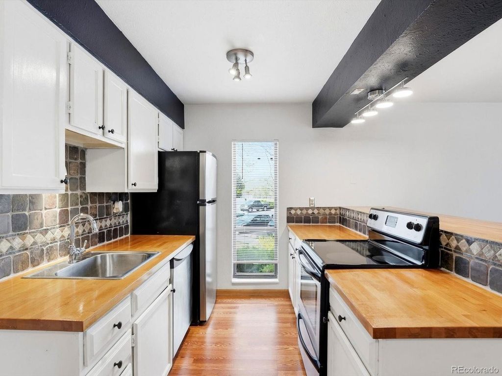 695 Manhattan Dr 109, Boulder, CO 80303