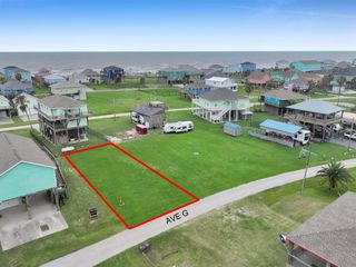 1966 Avenue G, Crystal Beach, TX 77650