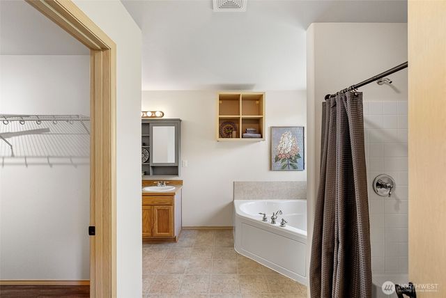 4959 Long Lake Road SE, Port Orchard, WA 98367