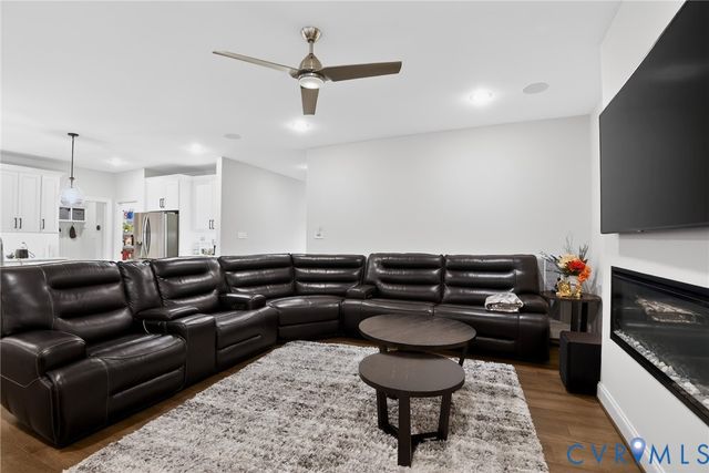 4560 Bacova Club Ct, Glen Allen, VA 23059