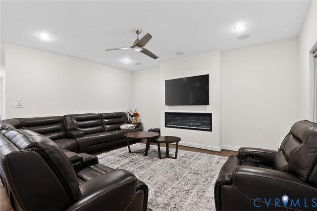 4560 Bacova Club Ct, Glen Allen, VA 23059
