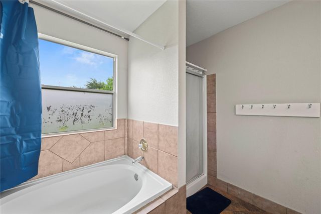 3800 Hickox DR, Round Rock, TX 78665