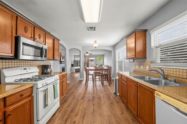 3800 Hickox DR, Round Rock, TX 78665