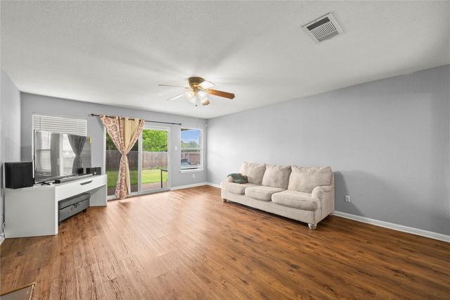 3800 Hickox DR, Round Rock, TX 78665