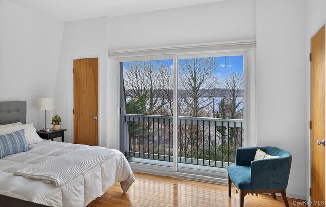1 Chestnut Court, Dobbs Ferry, NY 10522