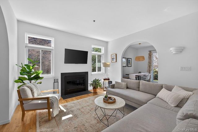 1 Chestnut Court, Dobbs Ferry, NY 10522