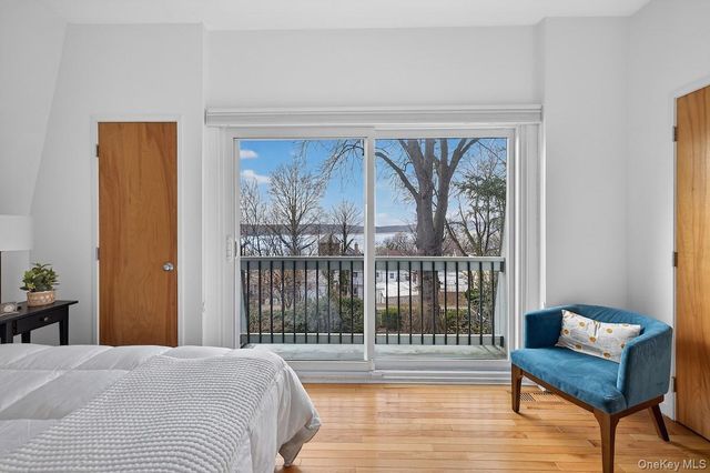 1 Chestnut Court, Dobbs Ferry, NY 10522