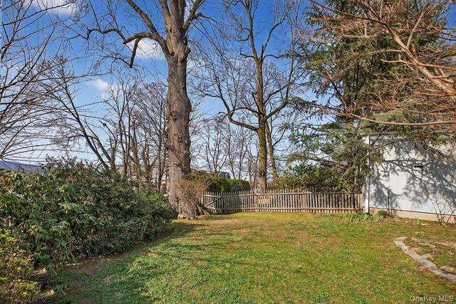 1 Chestnut Court, Dobbs Ferry, NY 10522