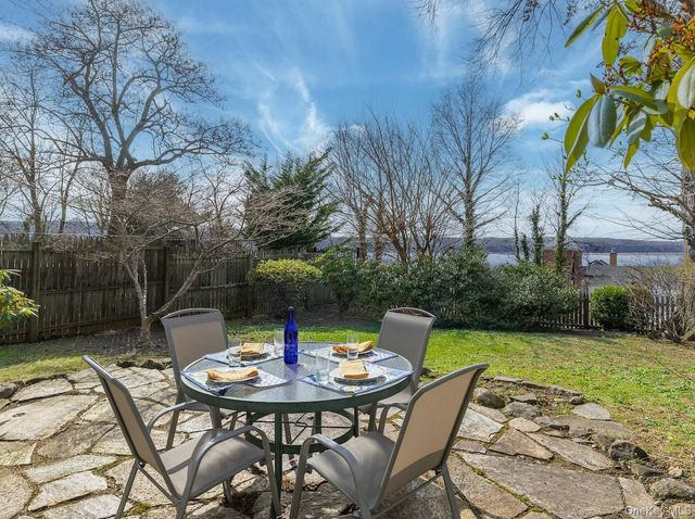 1 Chestnut Court, Dobbs Ferry, NY 10522
