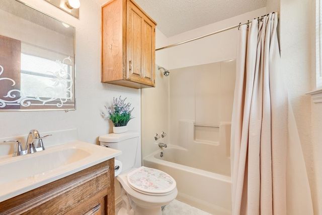 121 Tracy Drive, Waxahachie, TX 75165