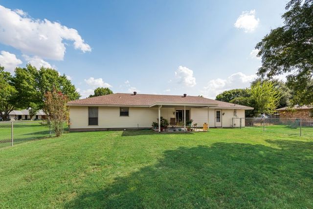 121 Tracy Drive, Waxahachie, TX 75165