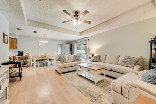 121 Tracy Drive, Waxahachie, TX 75165