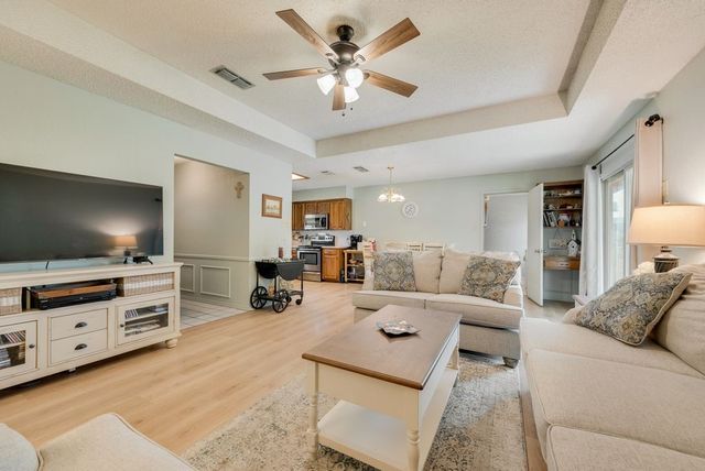 121 Tracy Drive, Waxahachie, TX 75165