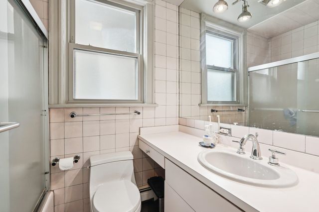 389 WOODLAWN AVE, Jc, West Bergen, NJ 07305