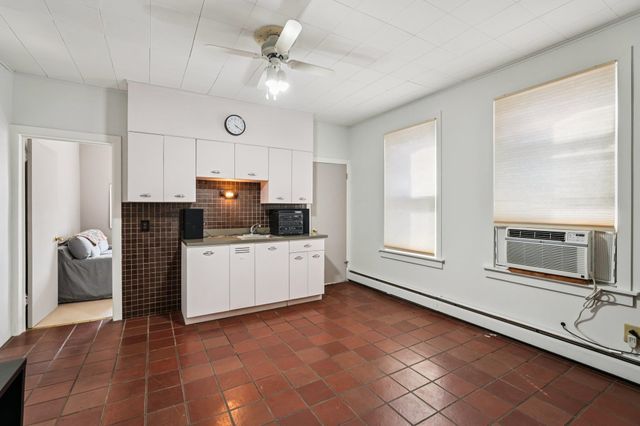 389 WOODLAWN AVE, Jc, West Bergen, NJ 07305