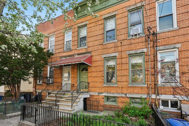 389 WOODLAWN AVE, Jc, West Bergen, NJ 07305