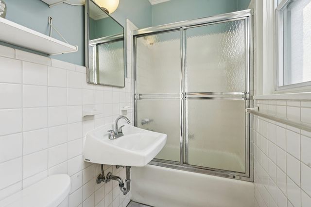 389 WOODLAWN AVE, Jc, West Bergen, NJ 07305