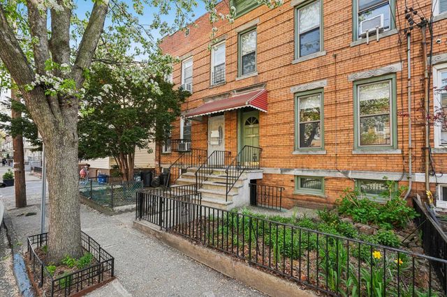 389 WOODLAWN AVE, Jc, West Bergen, NJ 07305