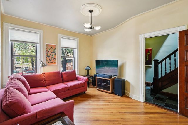 389 WOODLAWN AVE, Jc, West Bergen, NJ 07305