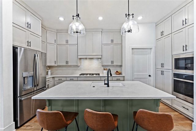 1407 W Brooks Place, Rogers, AR 72758