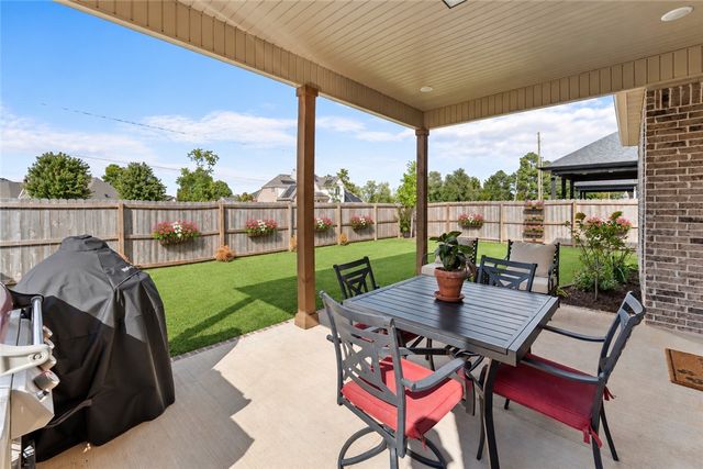 1407 W Brooks Place, Rogers, AR 72758