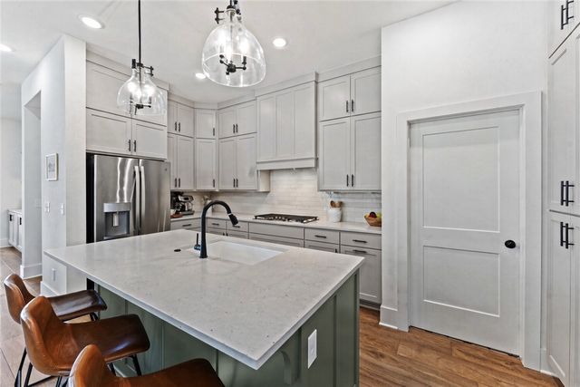 1407 W Brooks Place, Rogers, AR 72758