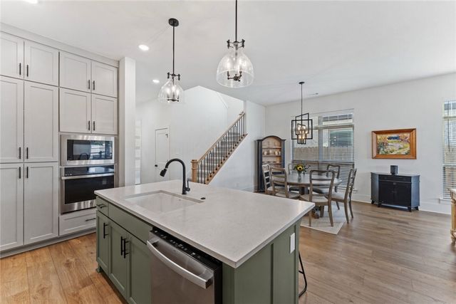 1407 W Brooks Place, Rogers, AR 72758