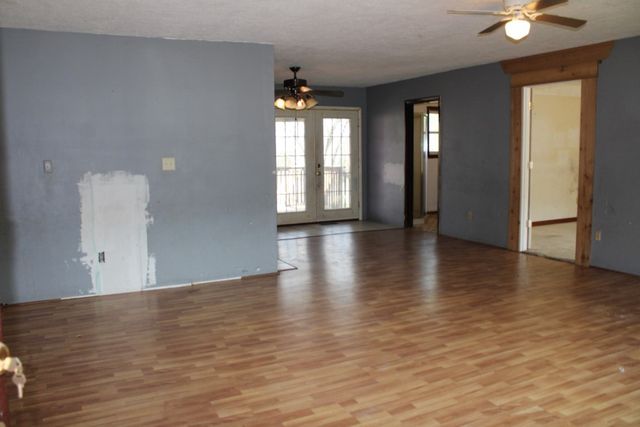136 Locust Street, Lead Hill, AR 72644