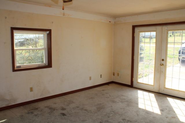136 Locust Street, Lead Hill, AR 72644