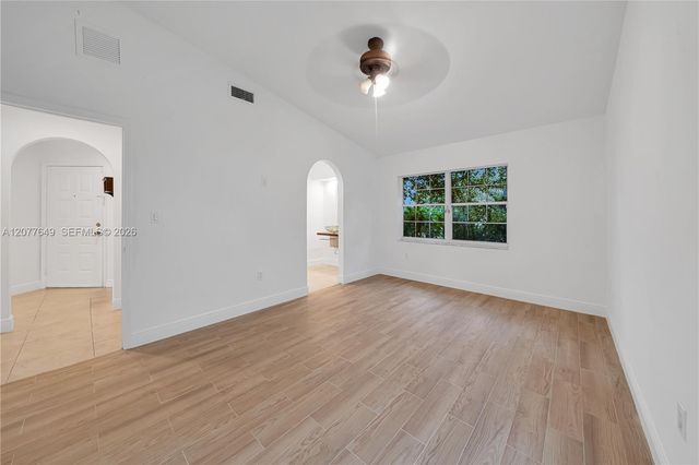 6352 SW 112th Place, Miami, FL 33173
