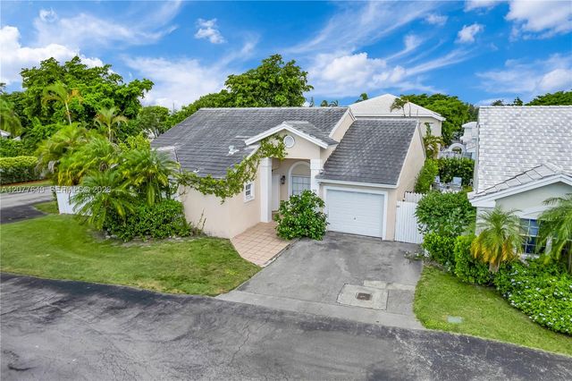 6352 SW 112th Place, Miami, FL 33173