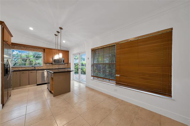 6352 SW 112th Place, Miami, FL 33173