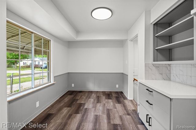 1602 Blackberry Lane, Flint, MI 48507