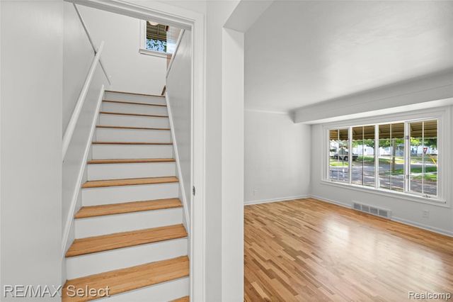 1602 Blackberry Lane, Flint, MI 48507