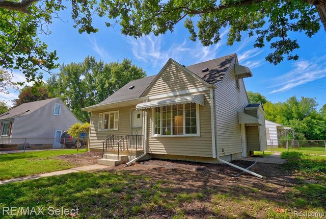 1602 Blackberry Lane, Flint, MI 48507