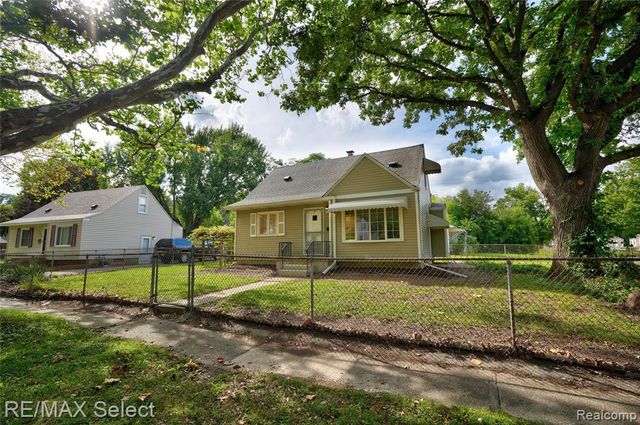 1602 Blackberry Lane, Flint, MI 48507